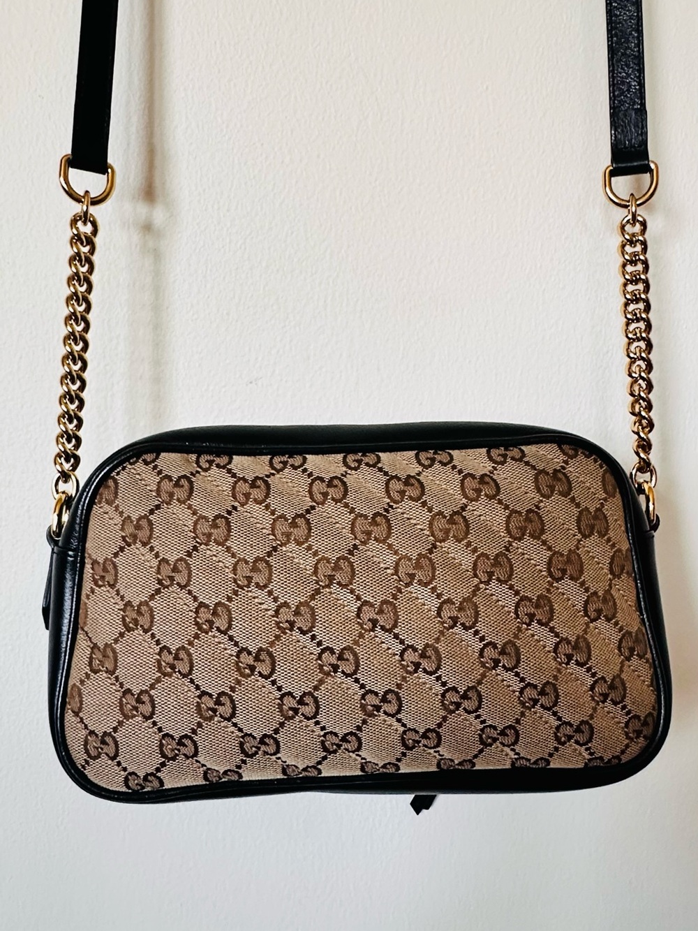 Gucci Marmont GG Supreme Crossbody - black/beige & gold hardware 100% Authentic - Picture 2 of 11